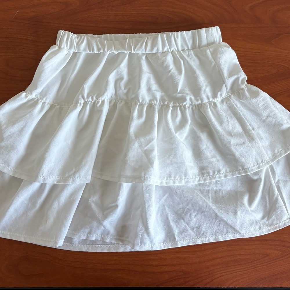 Chic White Tiered A-Line Skirt